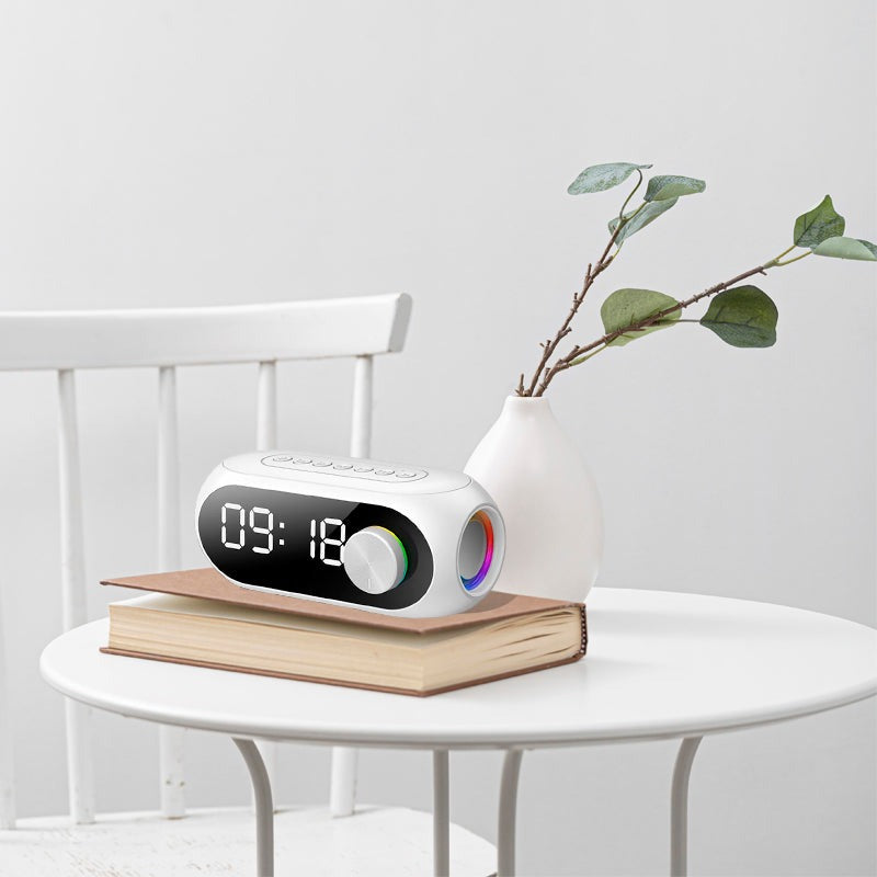 Radio Réveil Connecté Avec Enceinte Bluetooth et Portable - vue éditoriale 1 Image
