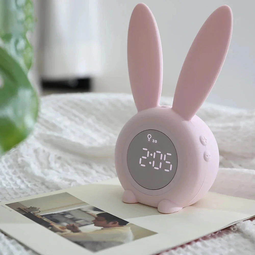 Réveil Fille Ado Lapin avec Veilleuse - vue éditoriale 2 Image