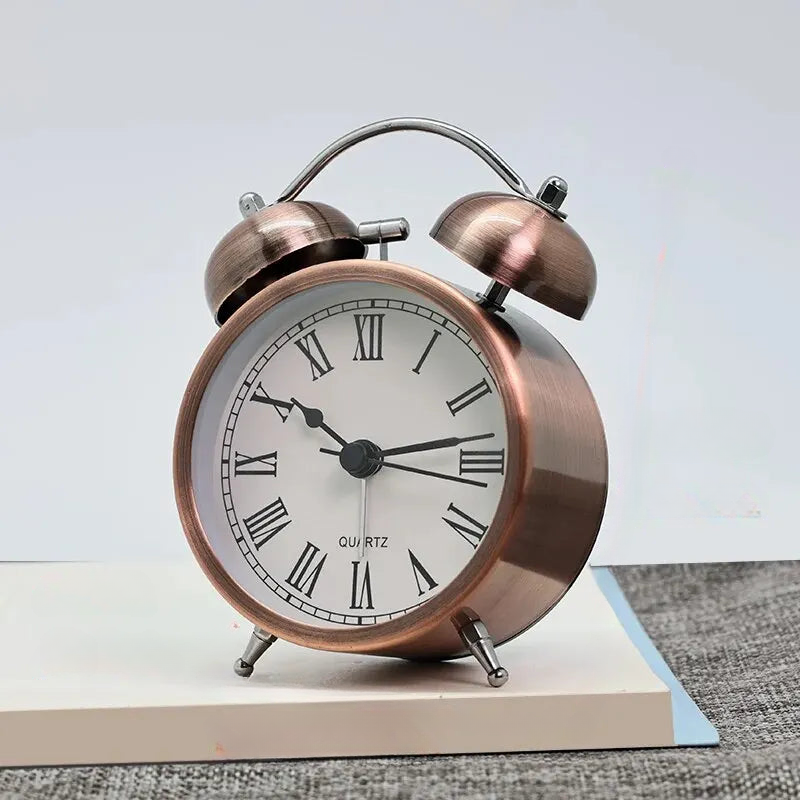 Réveil Vintage Design Rétro et Silencieux Sans Tic Tac - vue éditoriale 1 Image